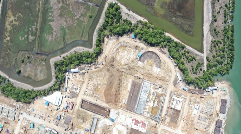Vista aérea da obra de construção da fábrica de celulose