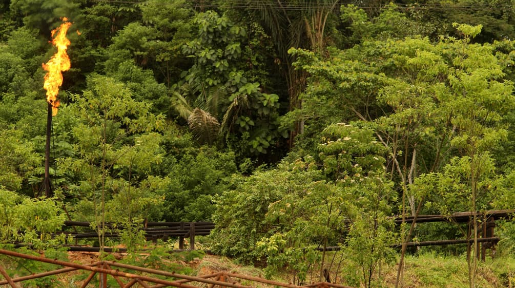 Chama de gás na Amazônia equatoriana